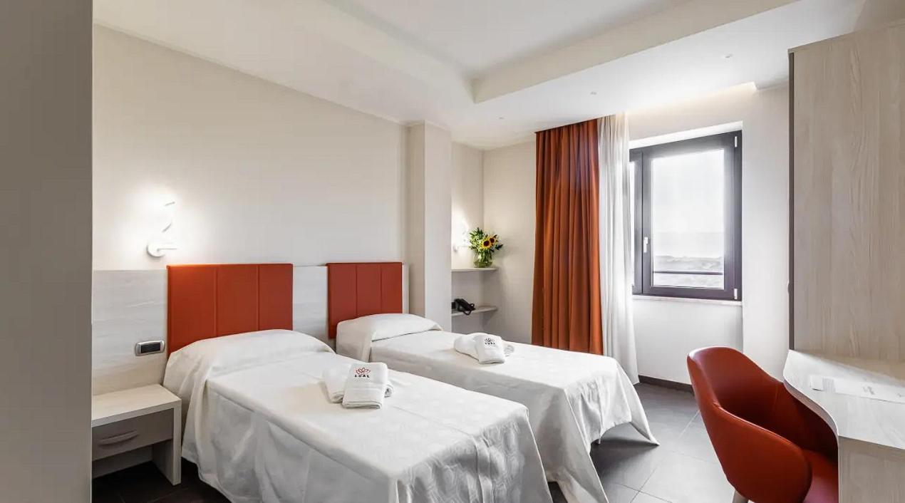 Lual Bleisure Hotel Pofi Esterno foto